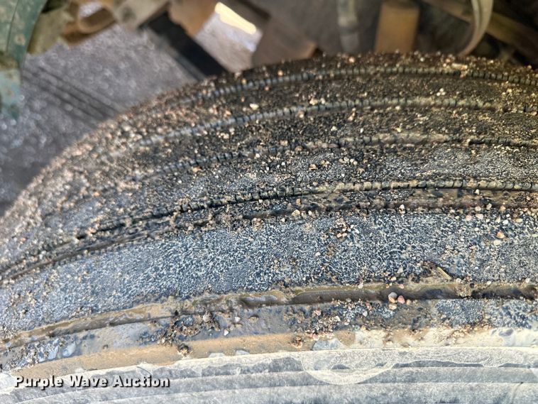 image for item NY9299 2004 Peterbilt 379 semi truck