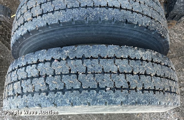 image for item NY9299 2004 Peterbilt 379 semi truck