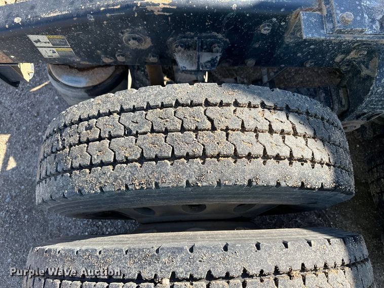 image for item NY9299 2004 Peterbilt 379 semi truck