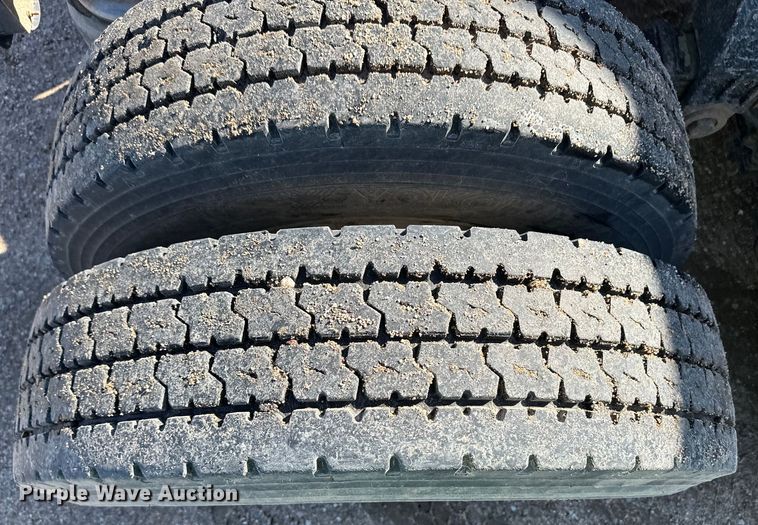 image for item NY9299 2004 Peterbilt 379 semi truck