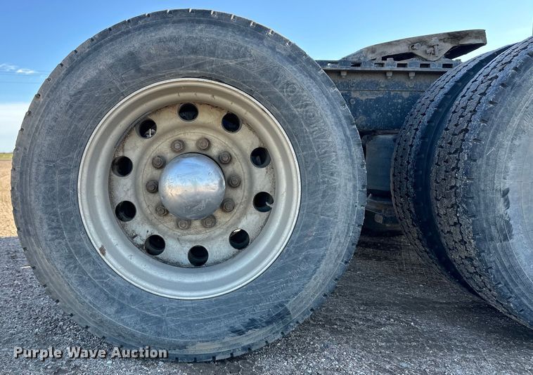 image for item NY9299 2004 Peterbilt 379 semi truck