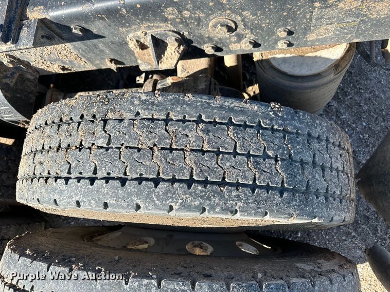 image for item NY9299 2004 Peterbilt 379 semi truck