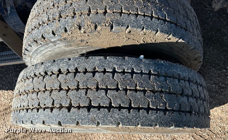 image for item NY9299 2004 Peterbilt 379 semi truck