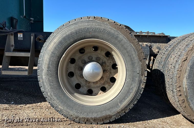 image for item NY9299 2004 Peterbilt 379 semi truck