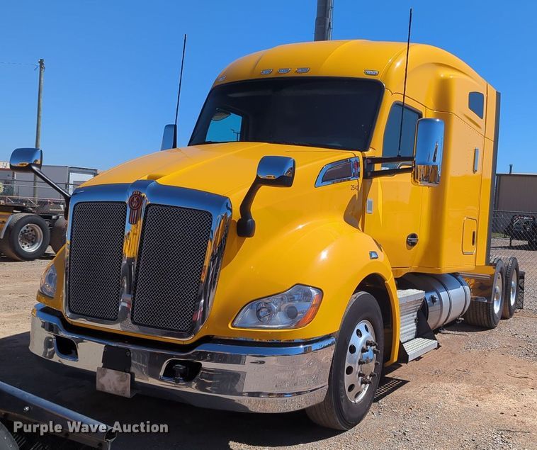 image for item NZ9273 2019 Kenworth  T680 semi truck