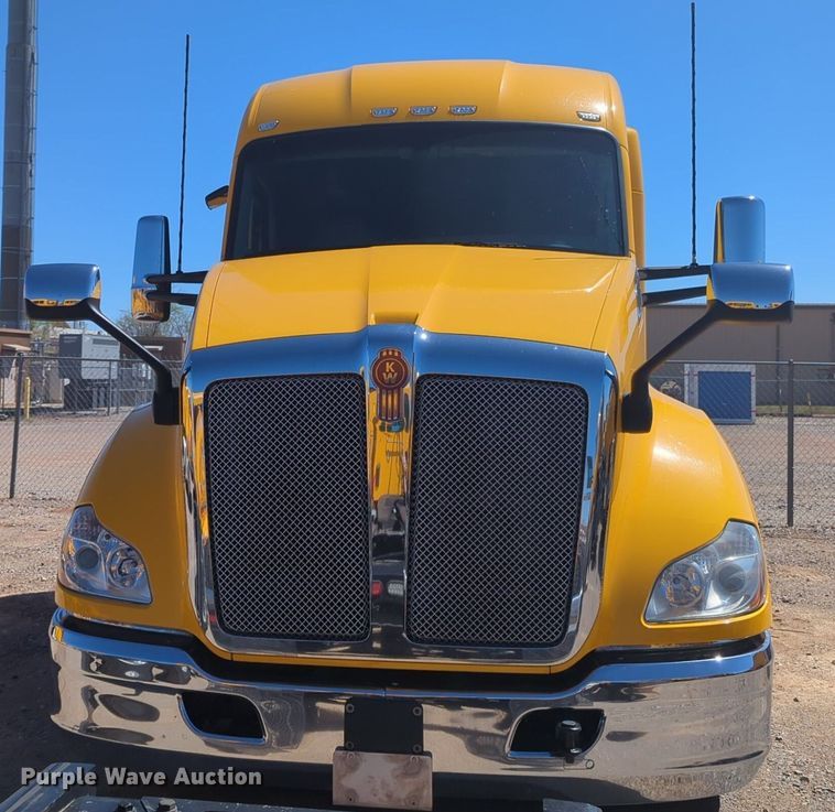 image for item NZ9273 2019 Kenworth  T680 semi truck