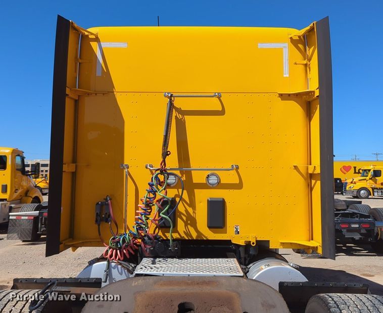 image for item NZ9273 2019 Kenworth  T680 semi truck