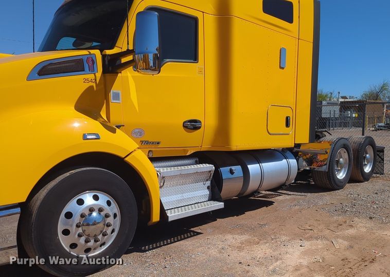 image for item NZ9273 2019 Kenworth  T680 semi truck