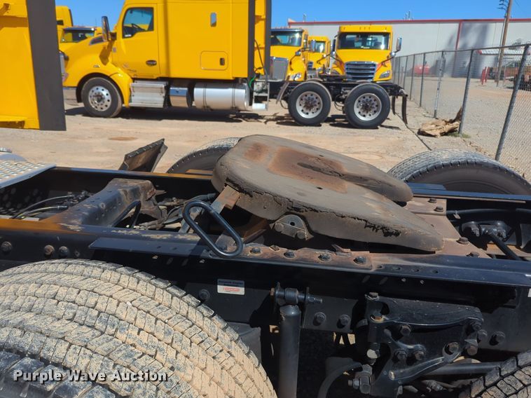 image for item NZ9273 2019 Kenworth  T680 semi truck