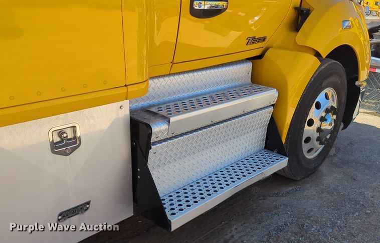 image for item NZ9273 2019 Kenworth  T680 semi truck