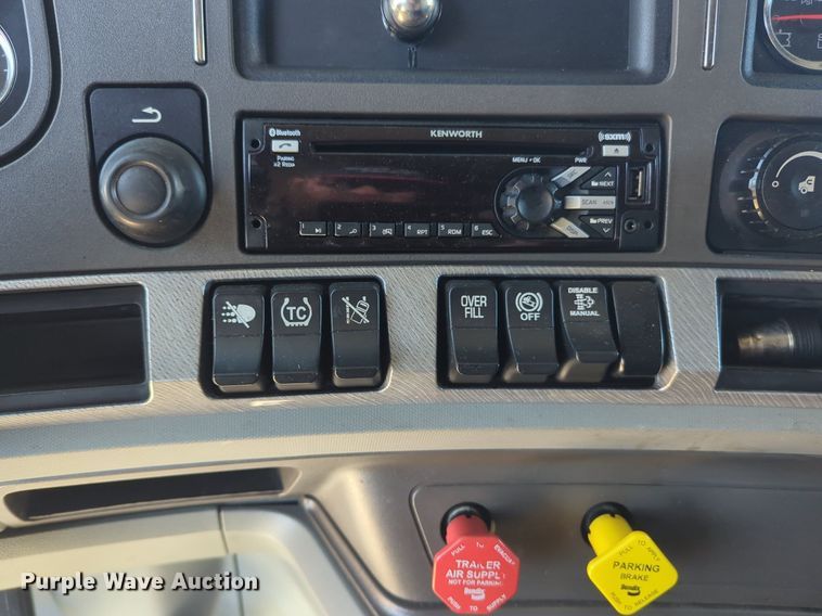 image for item NZ9273 2019 Kenworth  T680 semi truck