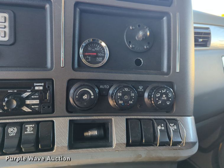 image for item NZ9273 2019 Kenworth  T680 semi truck