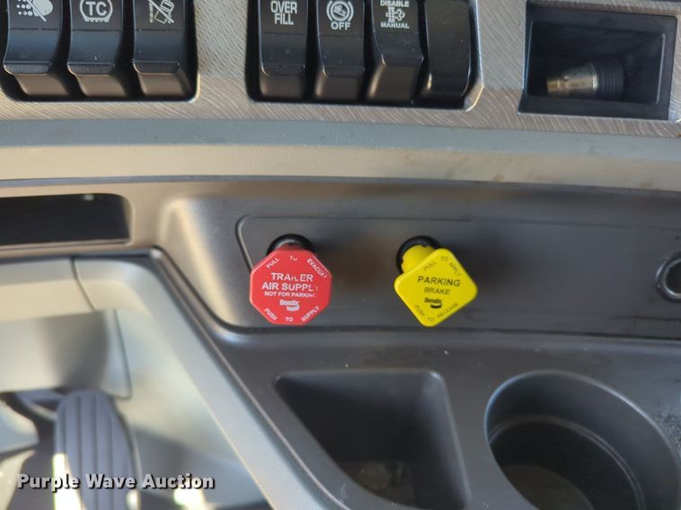 image for item NZ9273 2019 Kenworth  T680 semi truck