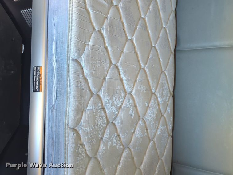 image for item NZ9273 2019 Kenworth  T680 semi truck