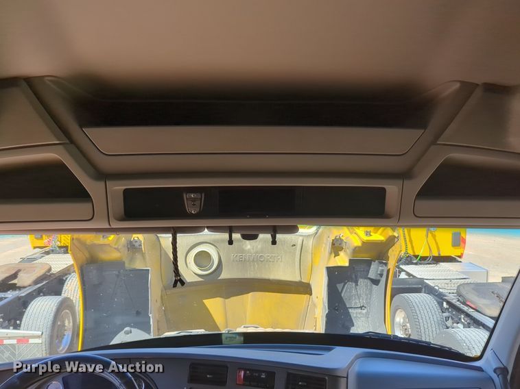 image for item NZ9273 2019 Kenworth  T680 semi truck