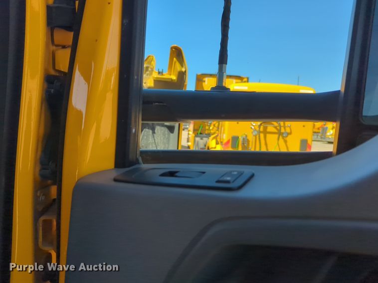 image for item NZ9273 2019 Kenworth  T680 semi truck