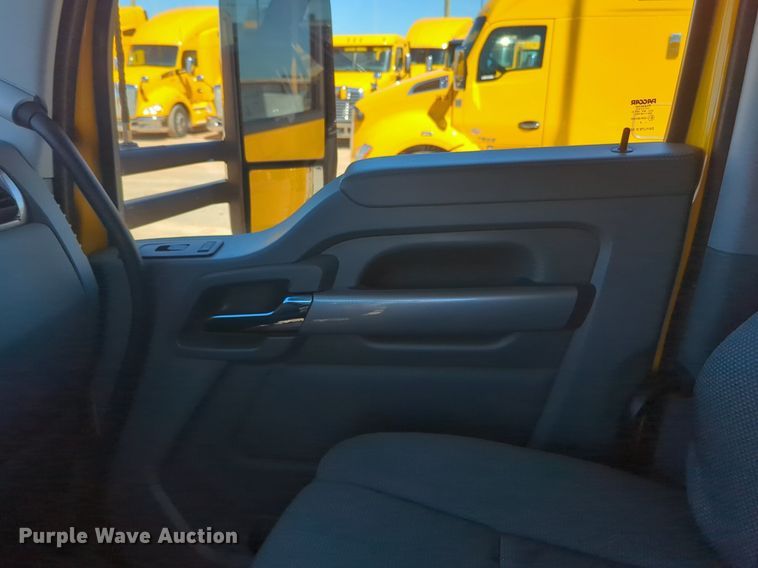 image for item NZ9273 2019 Kenworth  T680 semi truck