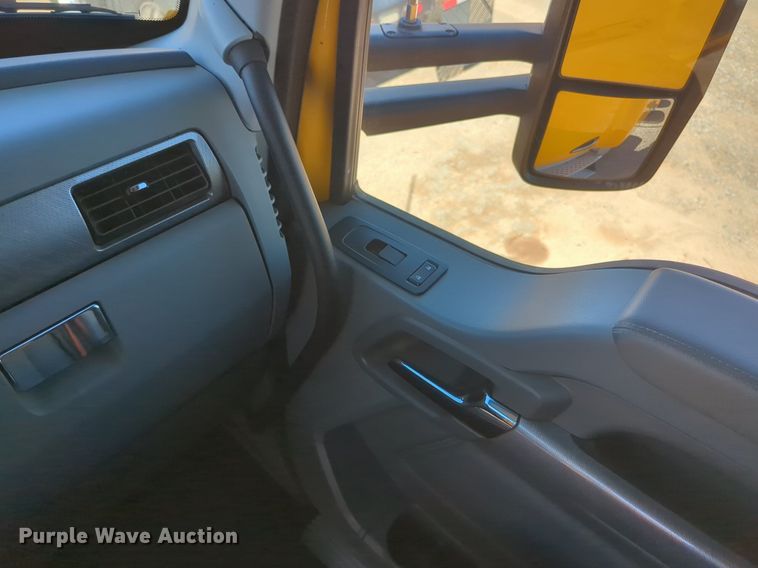 image for item NZ9273 2019 Kenworth  T680 semi truck