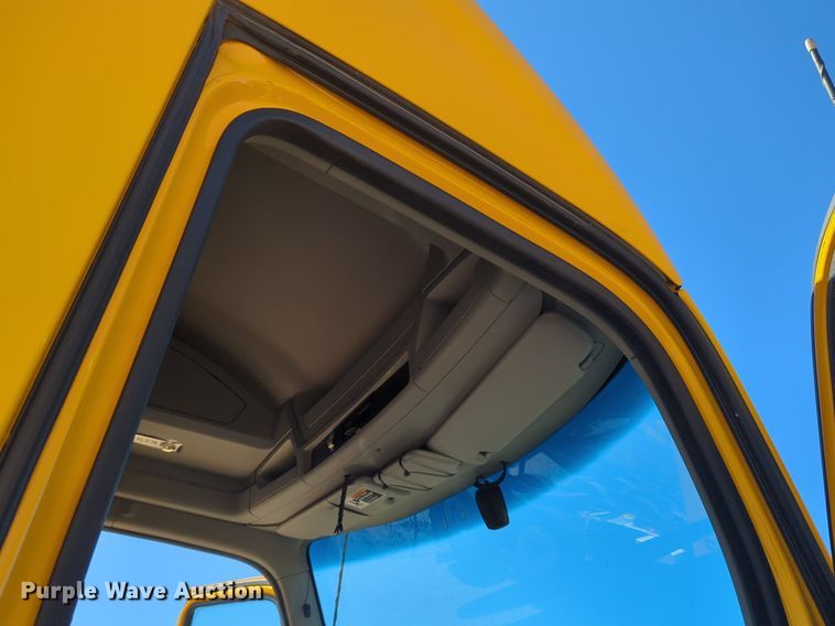 image for item NZ9273 2019 Kenworth  T680 semi truck