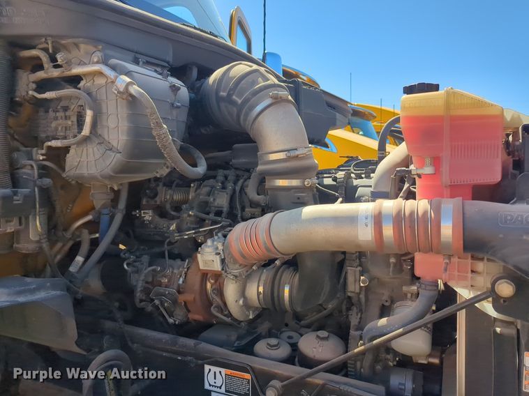 image for item NZ9273 2019 Kenworth  T680 semi truck