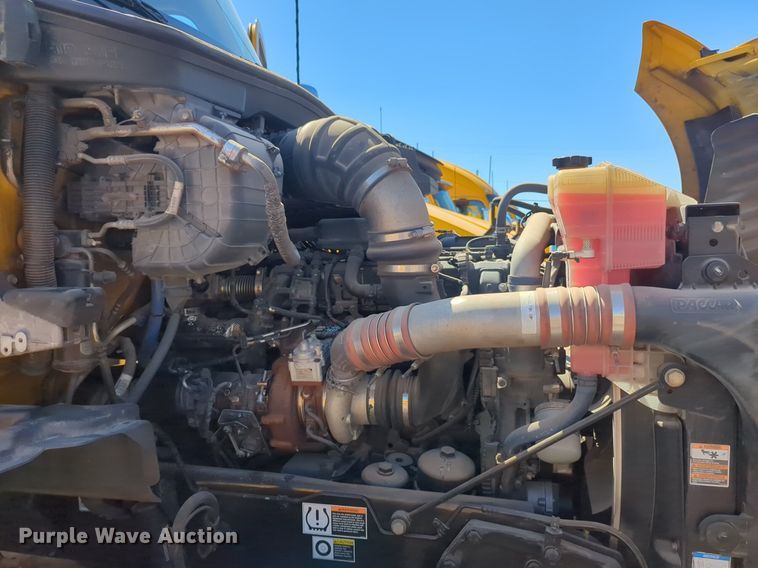 image for item NZ9273 2019 Kenworth  T680 semi truck