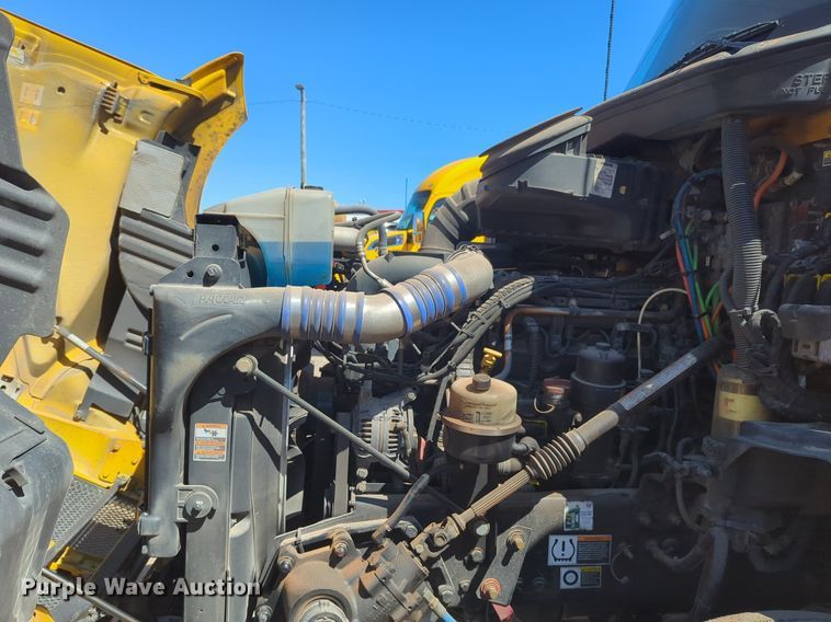 image for item NZ9273 2019 Kenworth  T680 semi truck