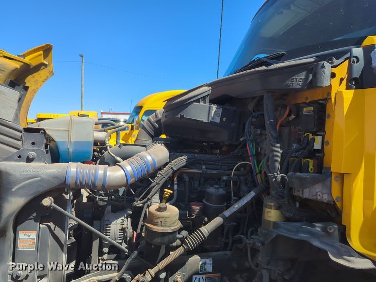 image for item NZ9273 2019 Kenworth  T680 semi truck