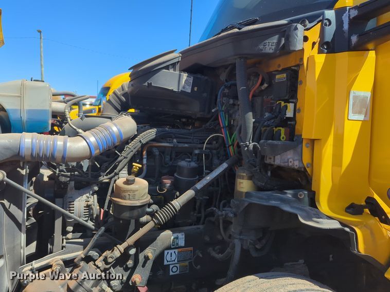 image for item NZ9273 2019 Kenworth  T680 semi truck