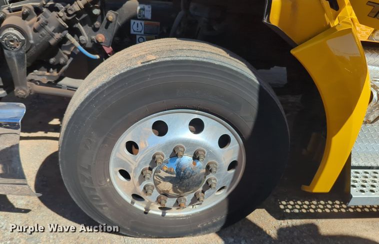 image for item NZ9273 2019 Kenworth  T680 semi truck