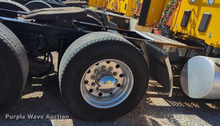 image for item NZ9273 2019 Kenworth  T680 semi truck