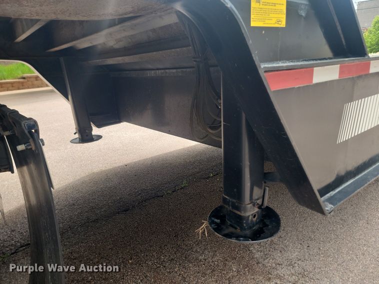 image for item NZ9919 2007 Dakota Manufacturing TE70HT drop deck hydratail equipment trailer