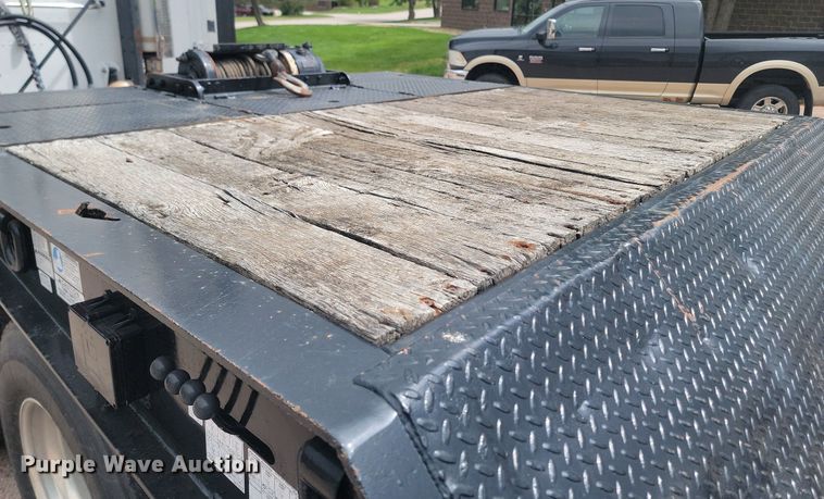 image for item NZ9919 2007 Dakota Manufacturing TE70HT drop deck hydratail equipment trailer