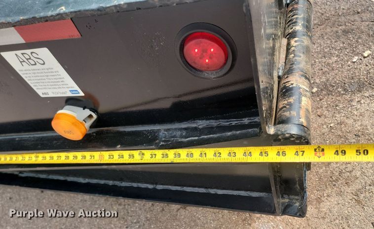 image for item NZ9919 2007 Dakota Manufacturing TE70HT drop deck hydratail equipment trailer