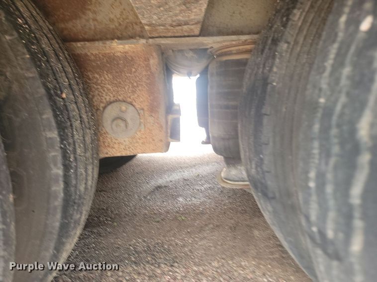 image for item NZ9919 2007 Dakota Manufacturing TE70HT drop deck hydratail equipment trailer