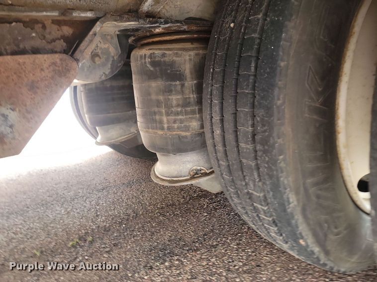 image for item NZ9919 2007 Dakota Manufacturing TE70HT drop deck hydratail equipment trailer