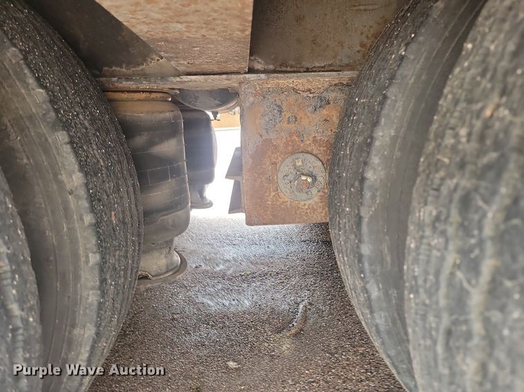 image for item NZ9919 2007 Dakota Manufacturing TE70HT drop deck hydratail equipment trailer