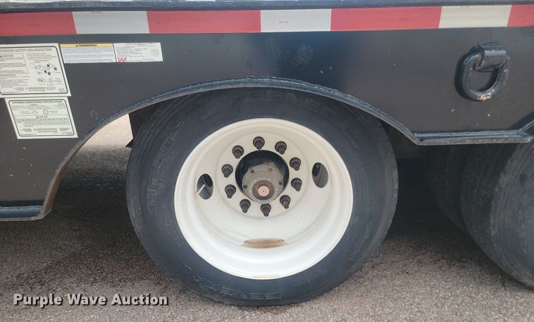 image for item NZ9919 2007 Dakota Manufacturing TE70HT drop deck hydratail equipment trailer