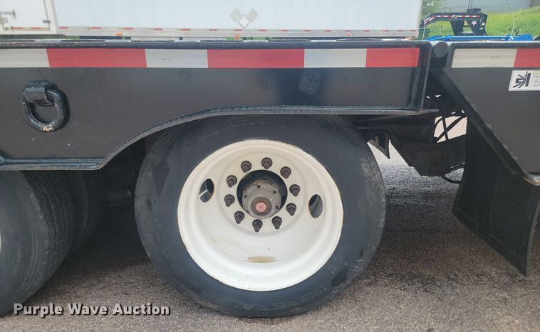 image for item NZ9919 2007 Dakota Manufacturing TE70HT drop deck hydratail equipment trailer