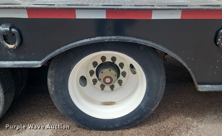 image for item NZ9919 2007 Dakota Manufacturing TE70HT drop deck hydratail equipment trailer