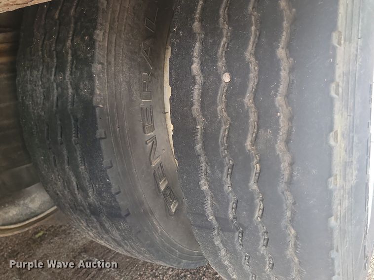 image for item NZ9919 2007 Dakota Manufacturing TE70HT drop deck hydratail equipment trailer