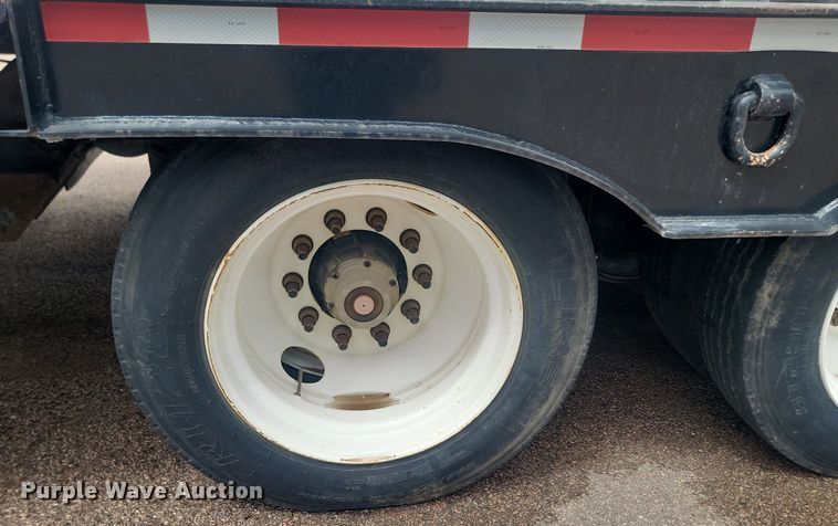 image for item NZ9919 2007 Dakota Manufacturing TE70HT drop deck hydratail equipment trailer