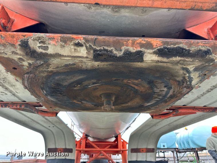 image for item OA9508 1986 Etnyre tank trailer