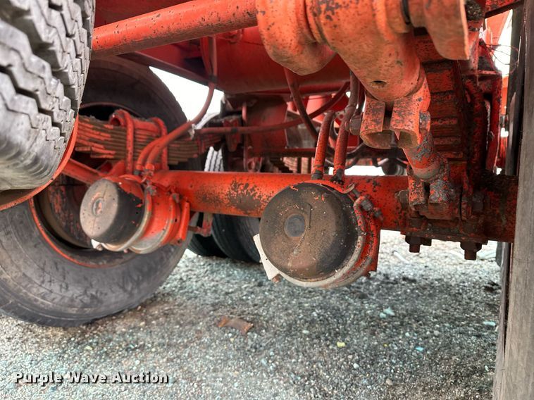 image for item OA9508 1986 Etnyre tank trailer