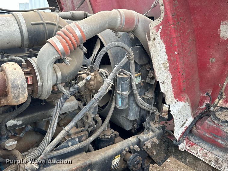 image for item OE9079 2001 Mack RD688S vacuum truck