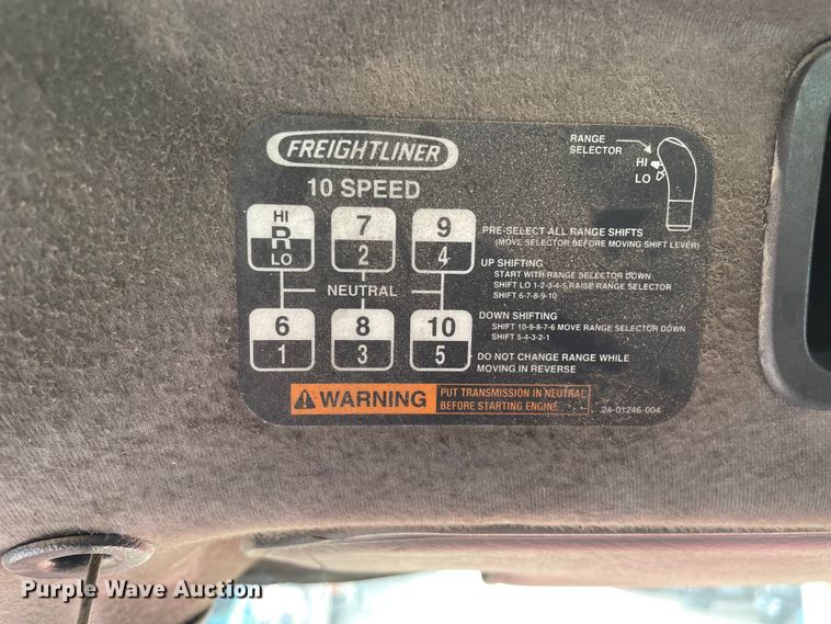 image for item OG9975 2005 Freightliner  M2 Business Class  semi truck