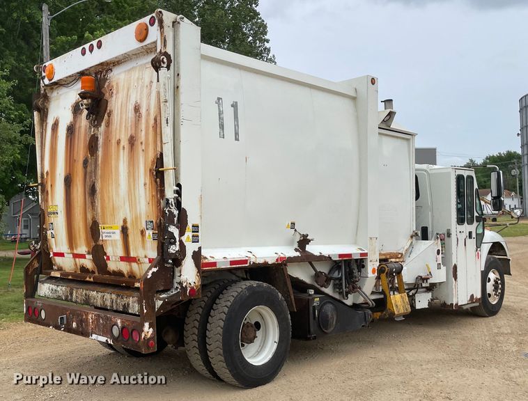 image for item OH9025 2006 International  7400 refuse truck