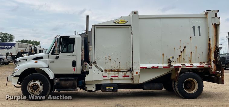 image for item OH9025 2006 International  7400 refuse truck