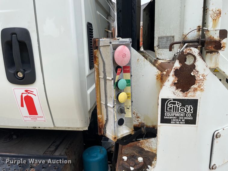 image for item OH9025 2006 International  7400 refuse truck