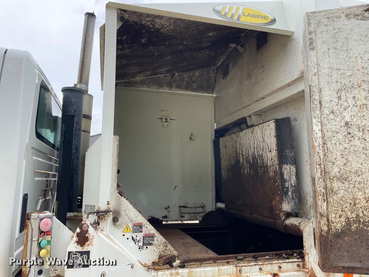 image for item OH9025 2006 International  7400 refuse truck