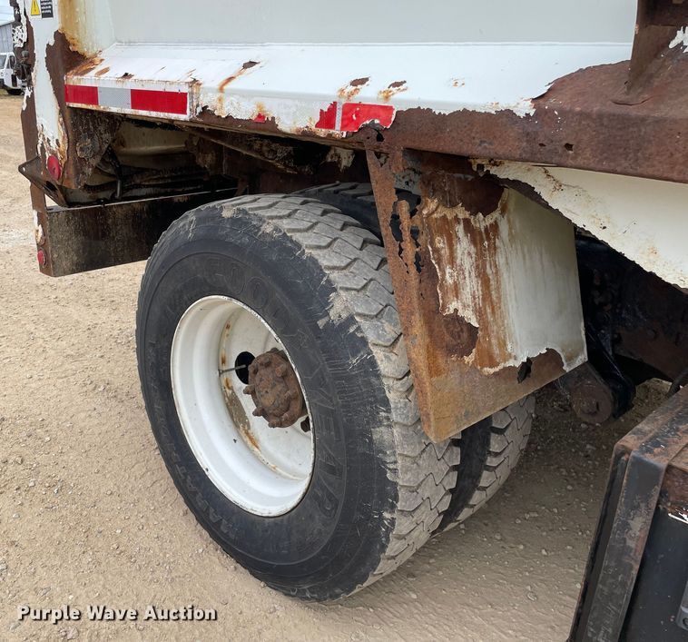 image for item OH9025 2006 International  7400 refuse truck